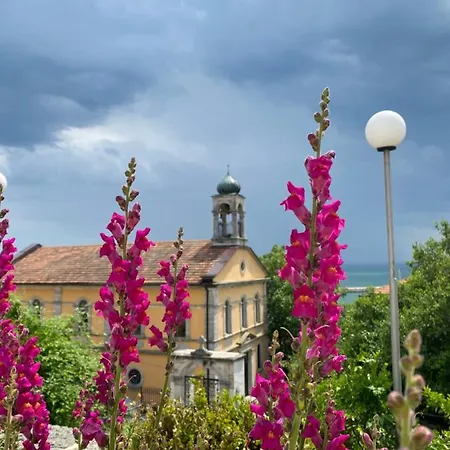 Vista And Breeze In * Balčik