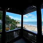 Vista And Breeze In Apartment *