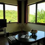 Vista And Breeze In Apartment *