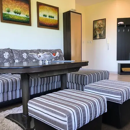 Apartment Vista And Breeze In *